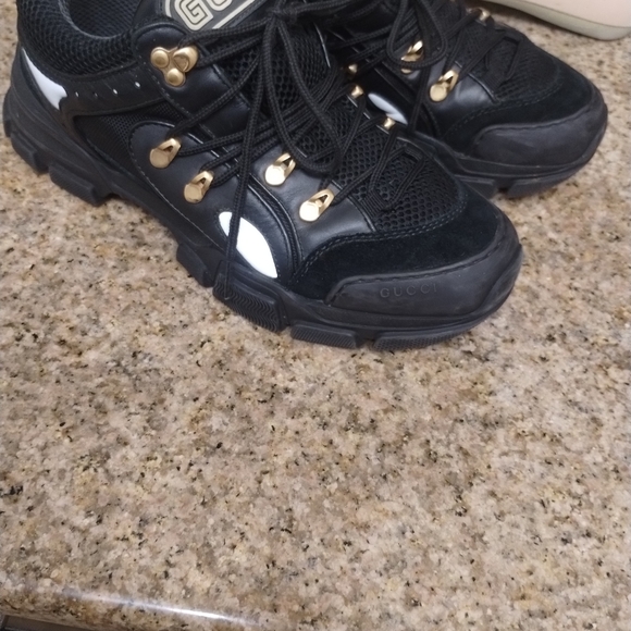 Men authentic Gucci sneakers pre-owned good condition - Picture 3 of 6